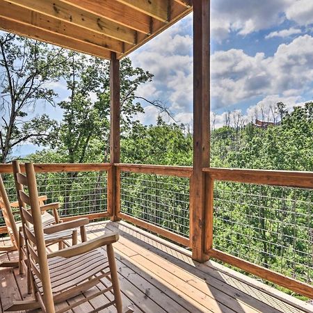 Modern Cabin With Hot Tub And Game Room In Gatlinburg! Exteriér fotografie