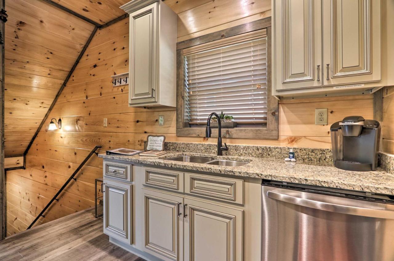 Modern Cabin With Hot Tub And Game Room In Gatlinburg! Exteriér fotografie